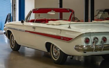 Chevrolet-Impala-SS-4-spd-Convertible-1961-2-Door-Convertible-21