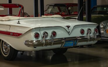 Chevrolet-Impala-SS-4-spd-Convertible-1961-2-Door-Convertible-22