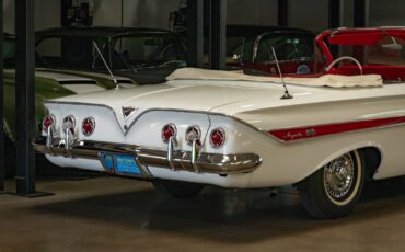 Chevrolet-Impala-SS-4-spd-Convertible-1961-2-Door-Convertible-24