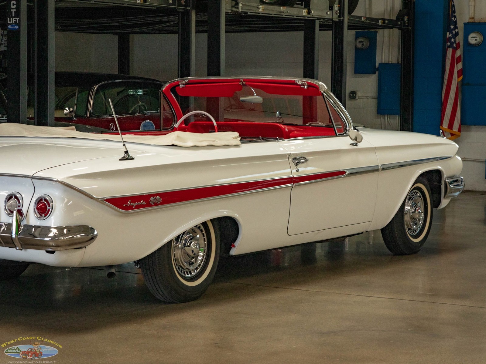 Chevrolet-Impala-SS-4-spd-Convertible-1961-2-Door-Convertible-25