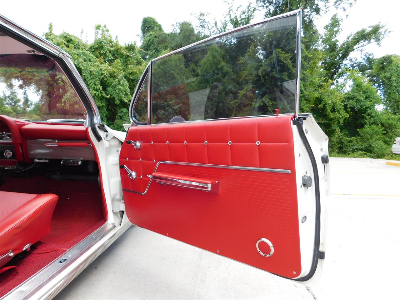 Chevrolet-Impala-ss-1962-White-Red-10