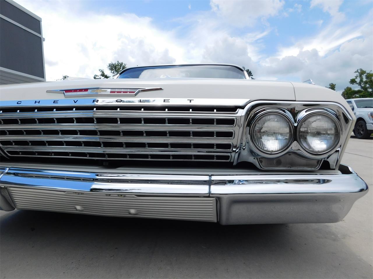Chevrolet-Impala-ss-1962-White-Red-11
