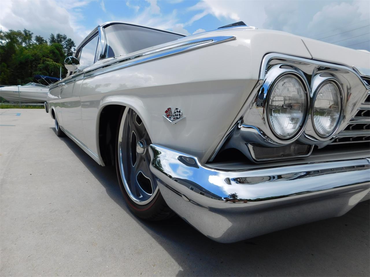 Chevrolet-Impala-ss-1962-White-Red-13
