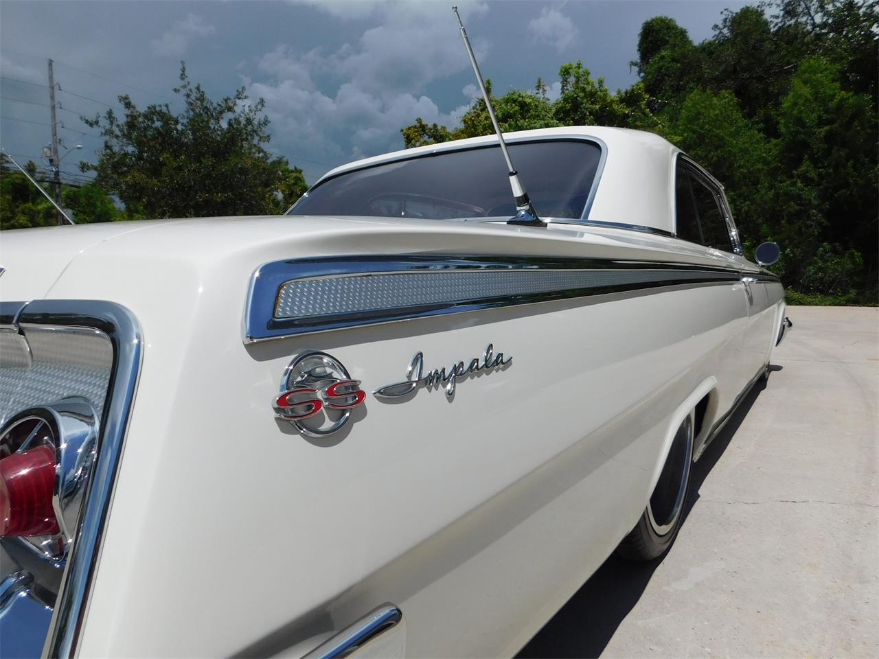 Chevrolet-Impala-ss-1962-White-Red-16