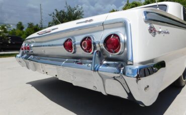 Chevrolet-Impala-ss-1962-White-Red-17