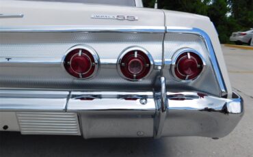 Chevrolet-Impala-ss-1962-White-Red-18