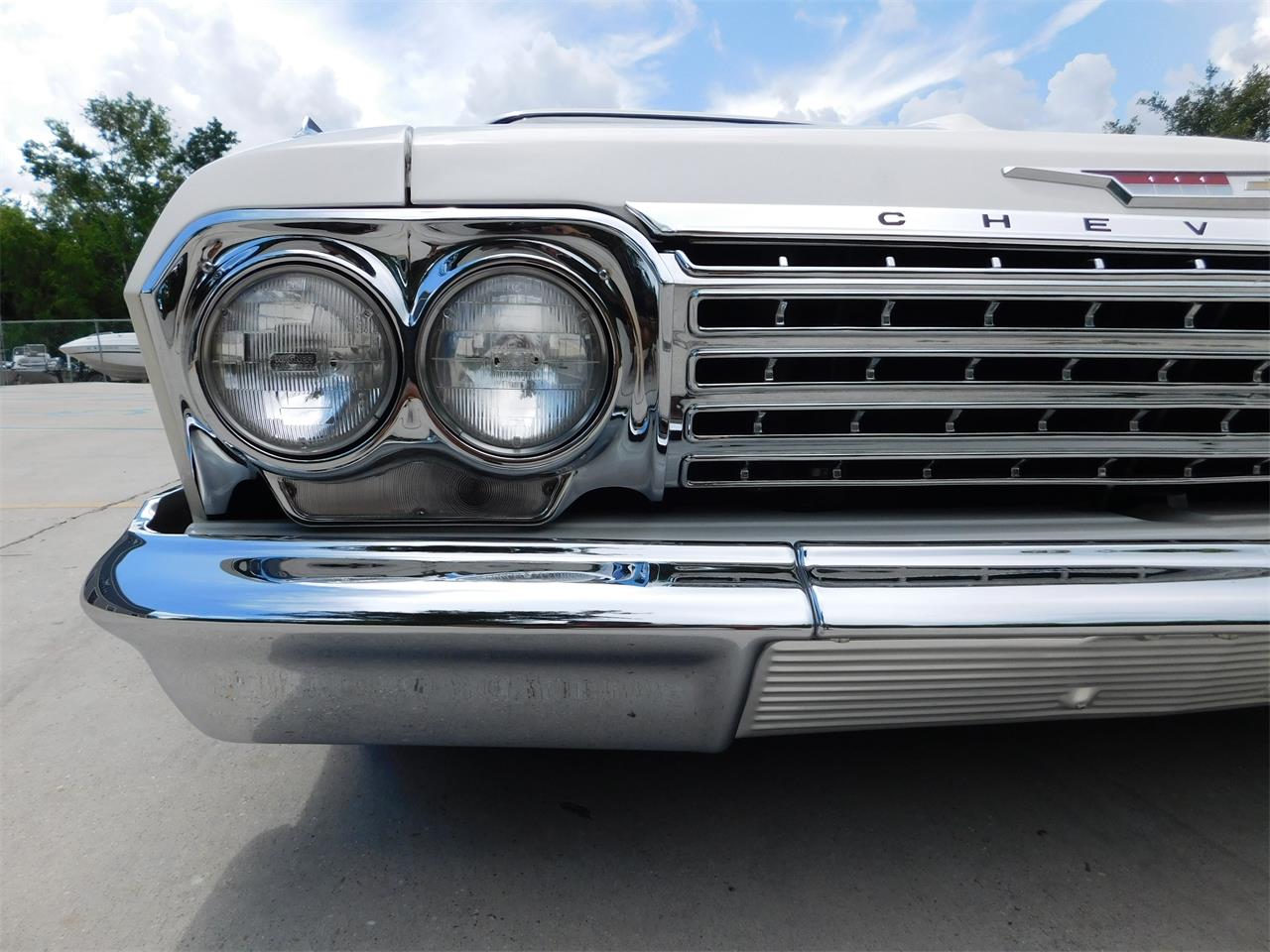 Chevrolet-Impala-ss-1962-White-Red-2