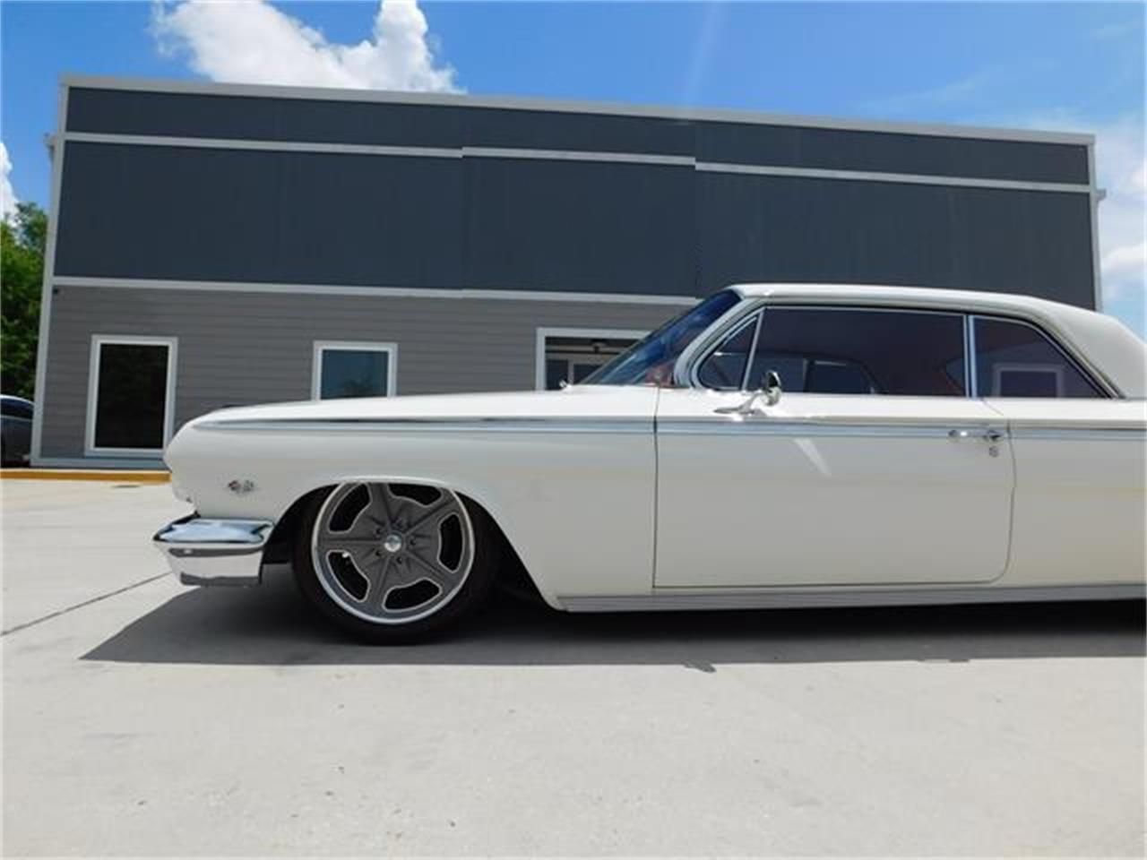 Chevrolet-Impala-ss-1962-White-Red-22