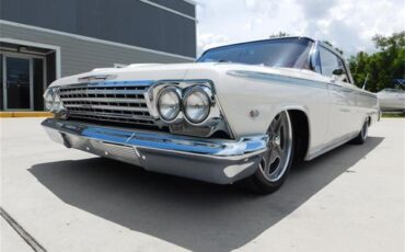 Chevrolet-Impala-ss-1962-White-Red-34