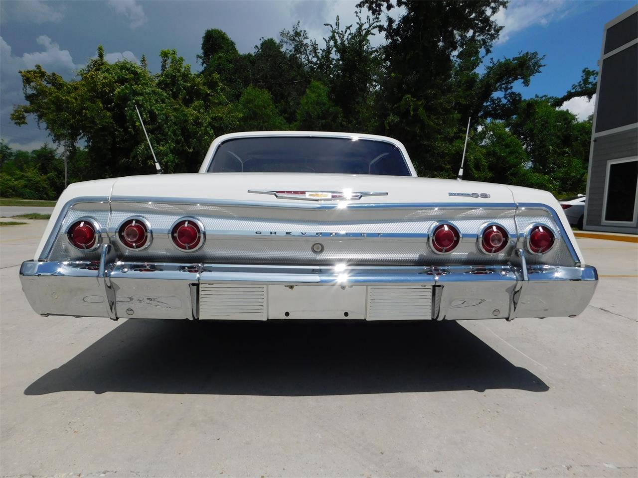 Chevrolet-Impala-ss-1962-White-Red-4