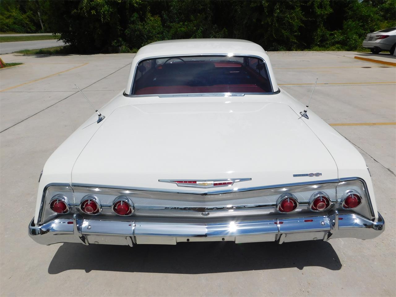 Chevrolet-Impala-ss-1962-White-Red-5