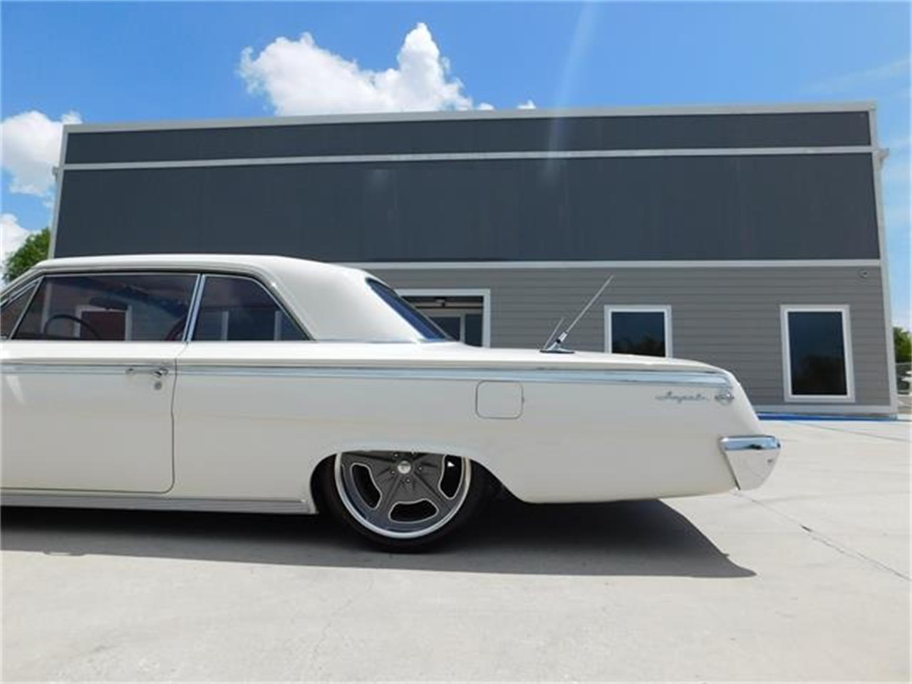 Chevrolet-Impala-ss-1962-White-Red-9