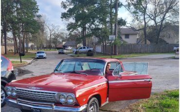 Chevrolet-Impala-ss-1962-roman-red-red-and-white-1
