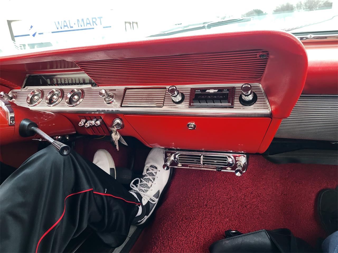 Chevrolet-Impala-ss-1962-roman-red-red-and-white-3