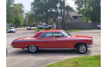 Chevrolet-Impala-ss-1962-roman-red-red-and-white