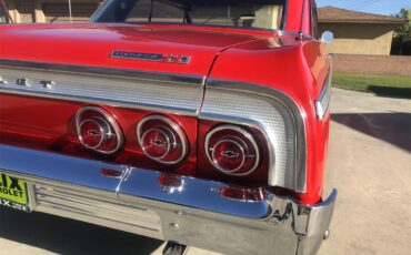 Chevrolet-Impala-ss-1964-Red-Black-9