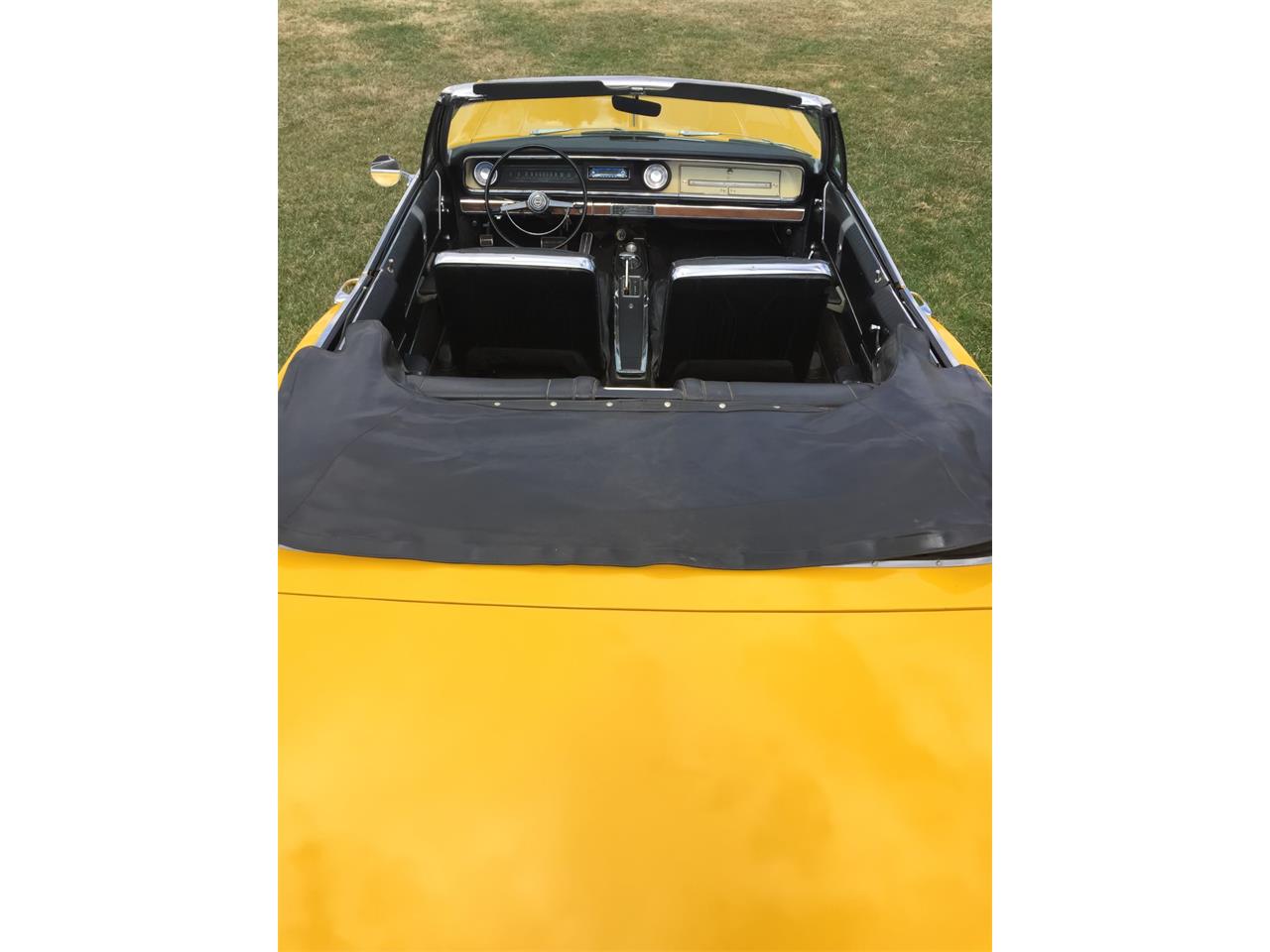 Chevrolet-Impala-ss-1965-Yellow-3