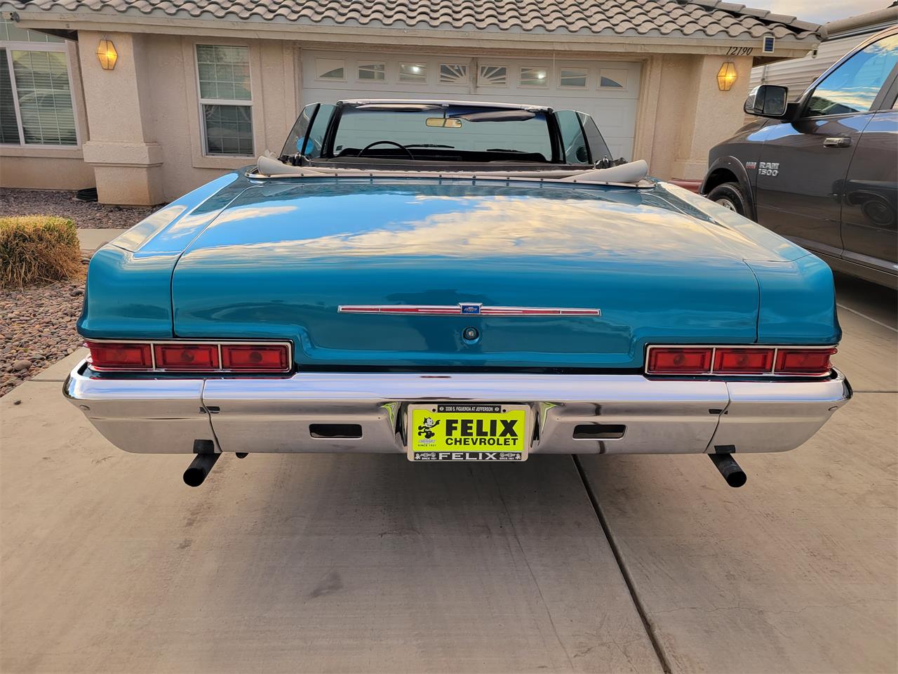 Chevrolet-Impala-ss-1966-Marina-Blue-Black-2