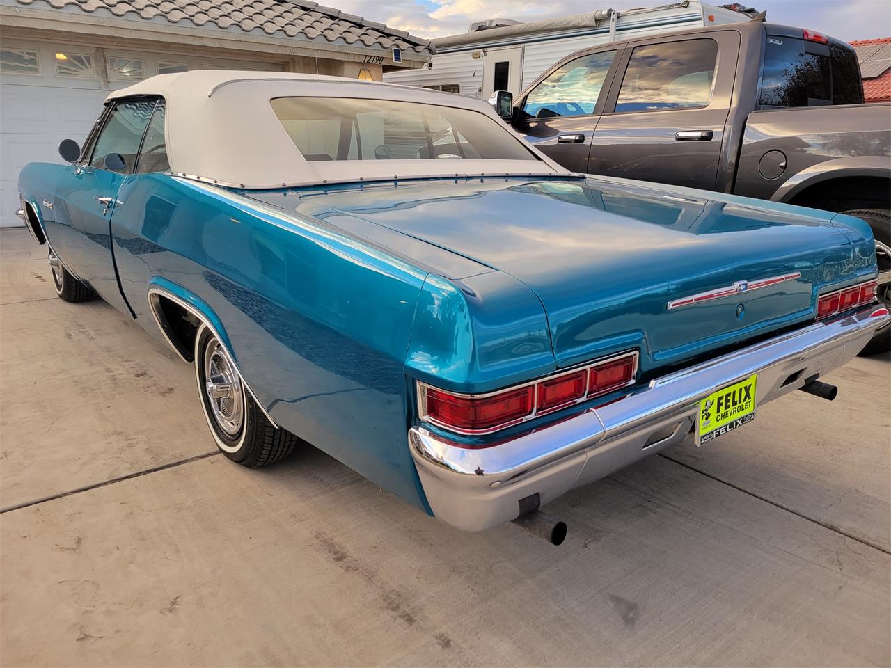 Chevrolet-Impala-ss-1966-Marina-Blue-Black-5
