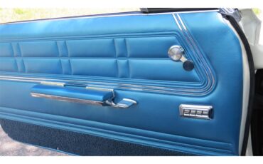 Chevrolet-Impala-ss-1967-white-bright-blue-11