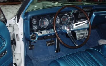 Chevrolet-Impala-ss-1967-white-bright-blue-12