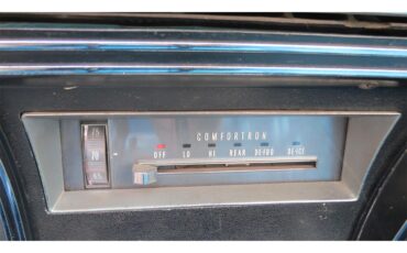 Chevrolet-Impala-ss-1967-white-bright-blue-17