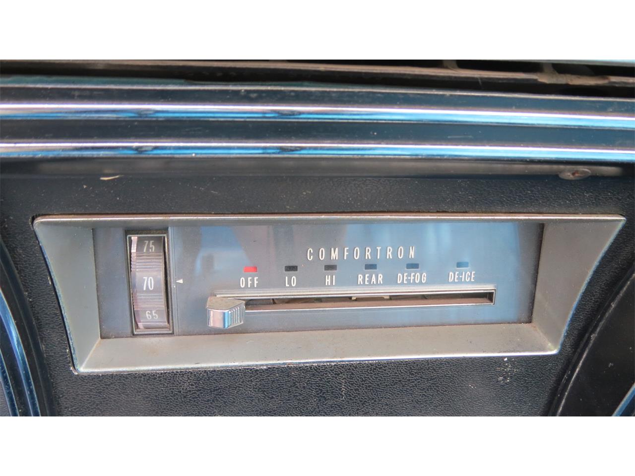 Chevrolet-Impala-ss-1967-white-bright-blue-17