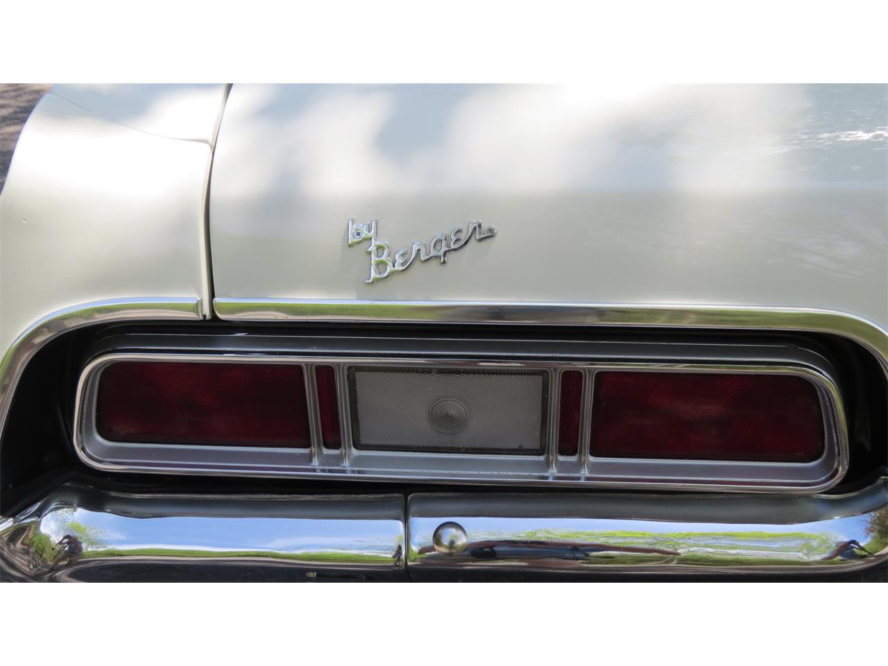 Chevrolet-Impala-ss-1967-white-bright-blue-19
