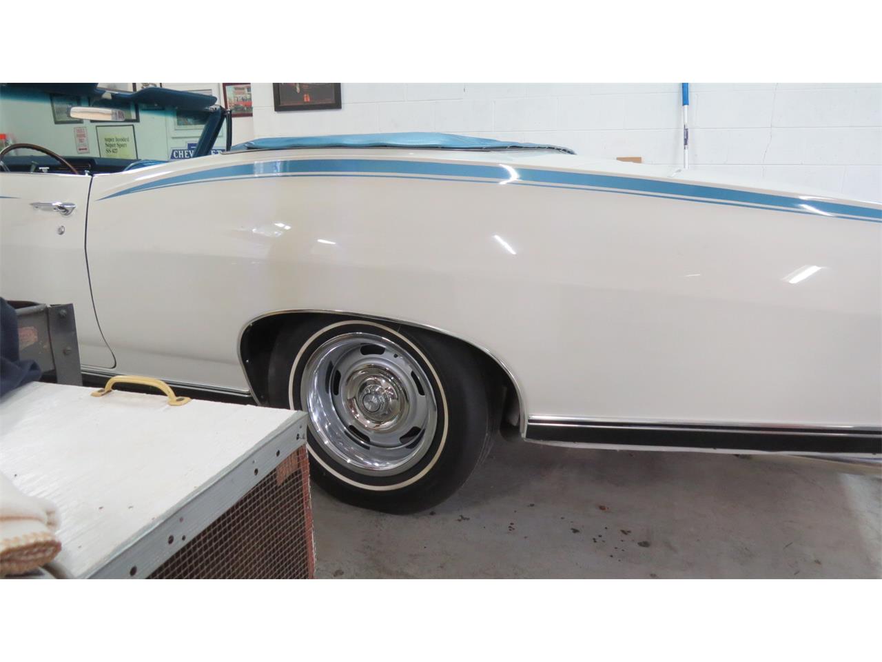 Chevrolet-Impala-ss-1967-white-bright-blue-23