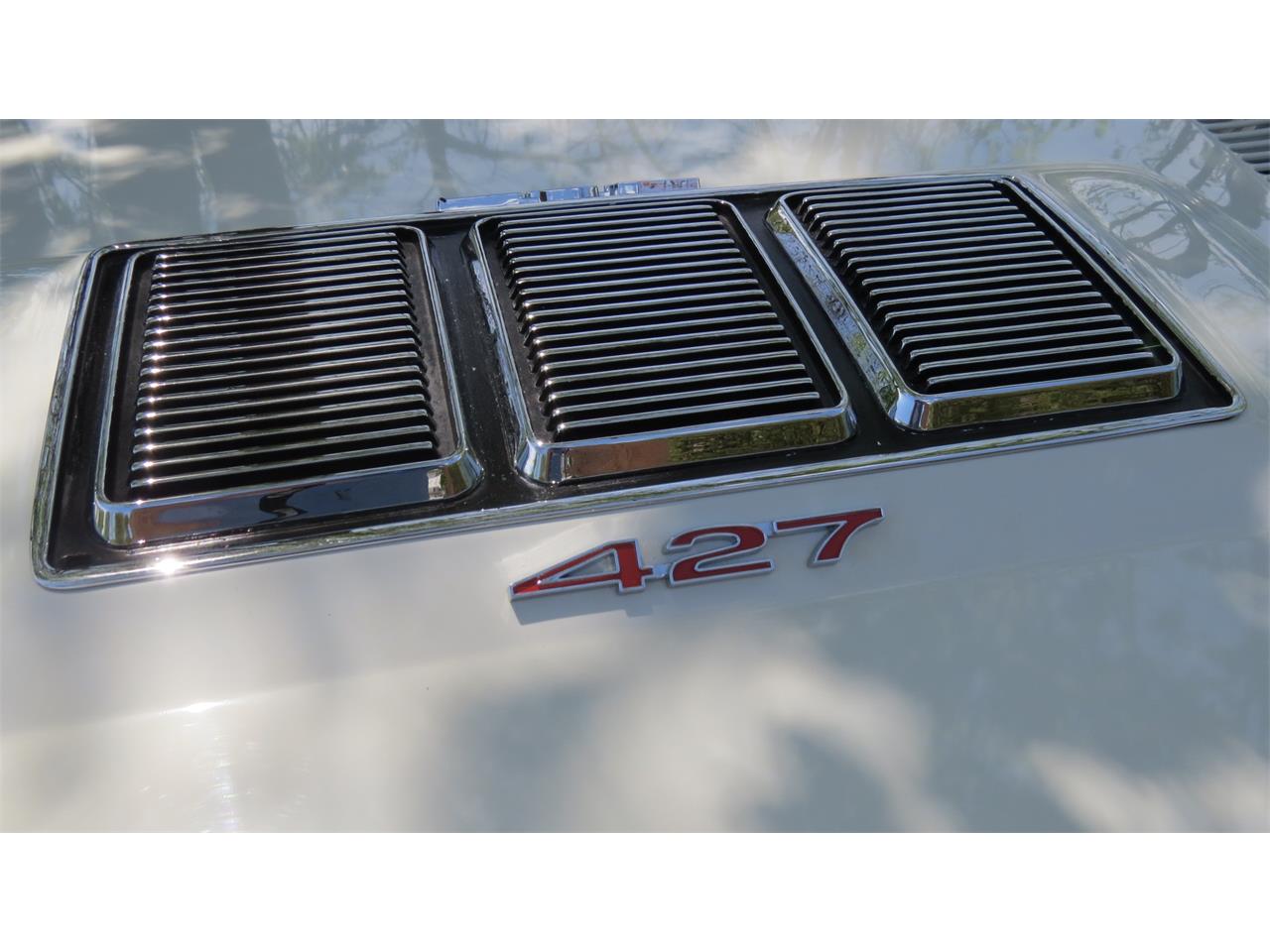 Chevrolet-Impala-ss-1967-white-bright-blue-28