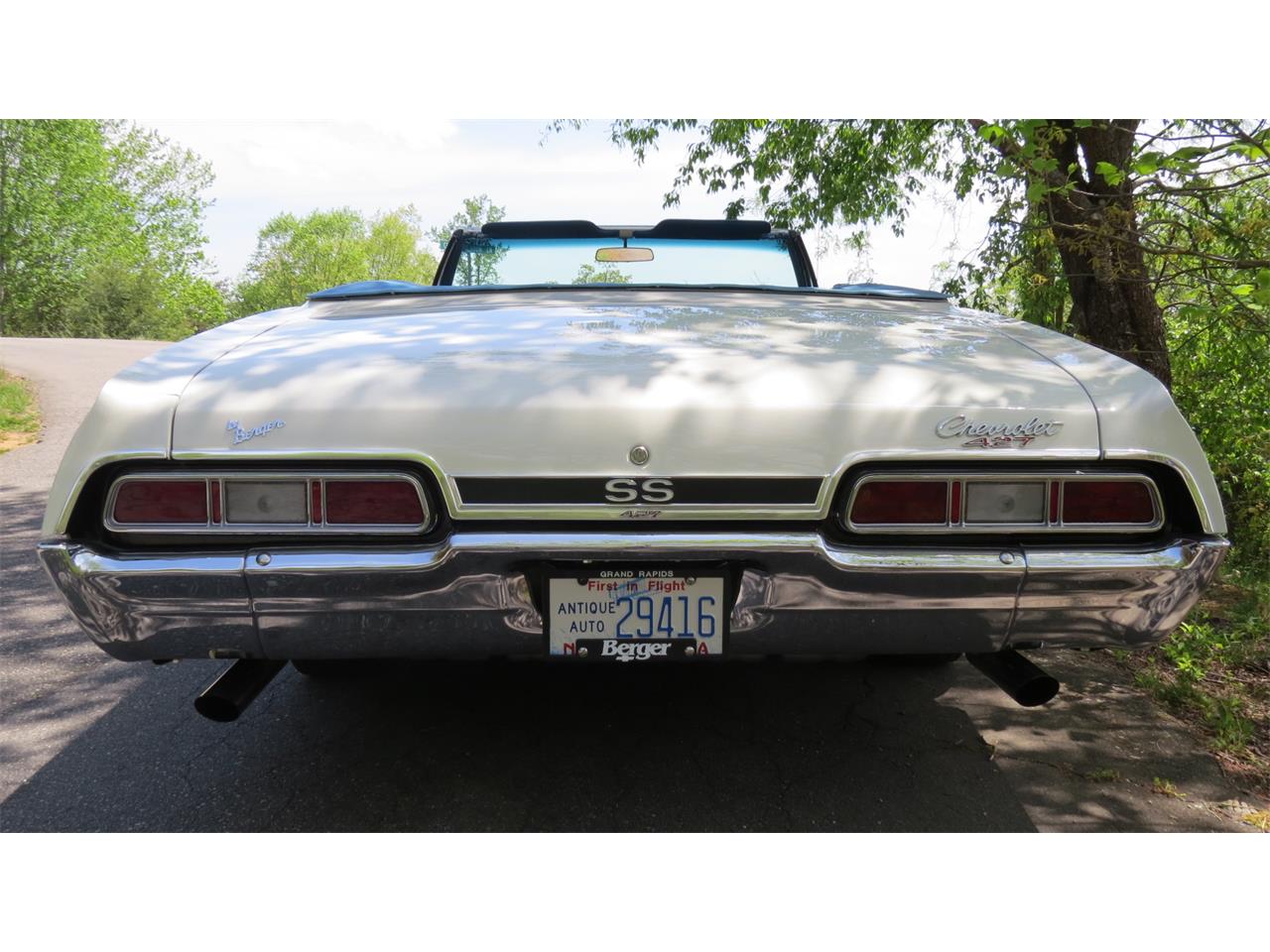 Chevrolet-Impala-ss-1967-white-bright-blue-8