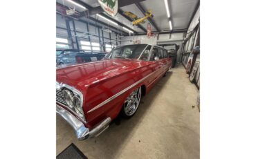 Chevrolet-Impala-wagon-1964-Red-and-Silver-Red-1