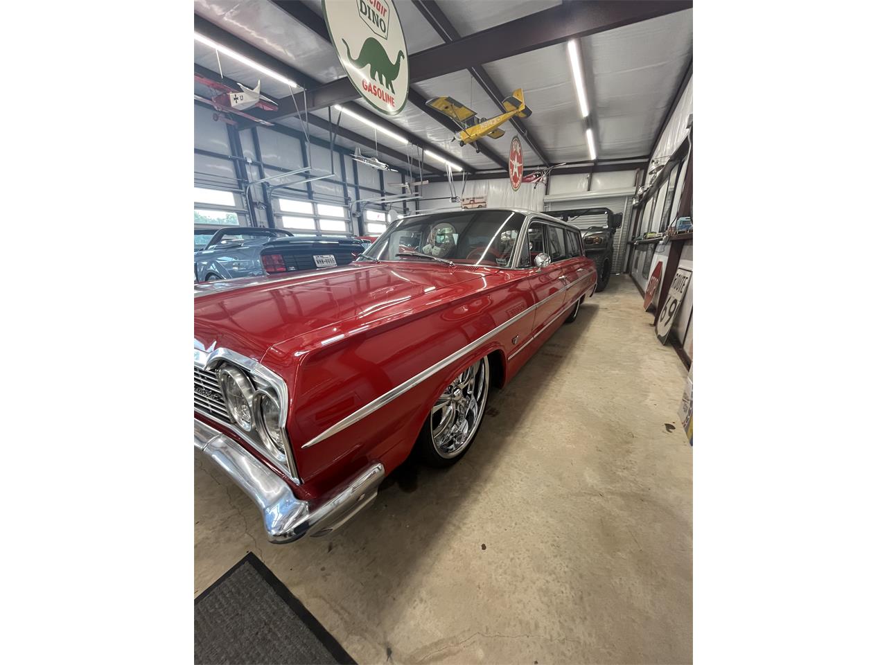 Chevrolet-Impala-wagon-1964-Red-and-Silver-Red-1