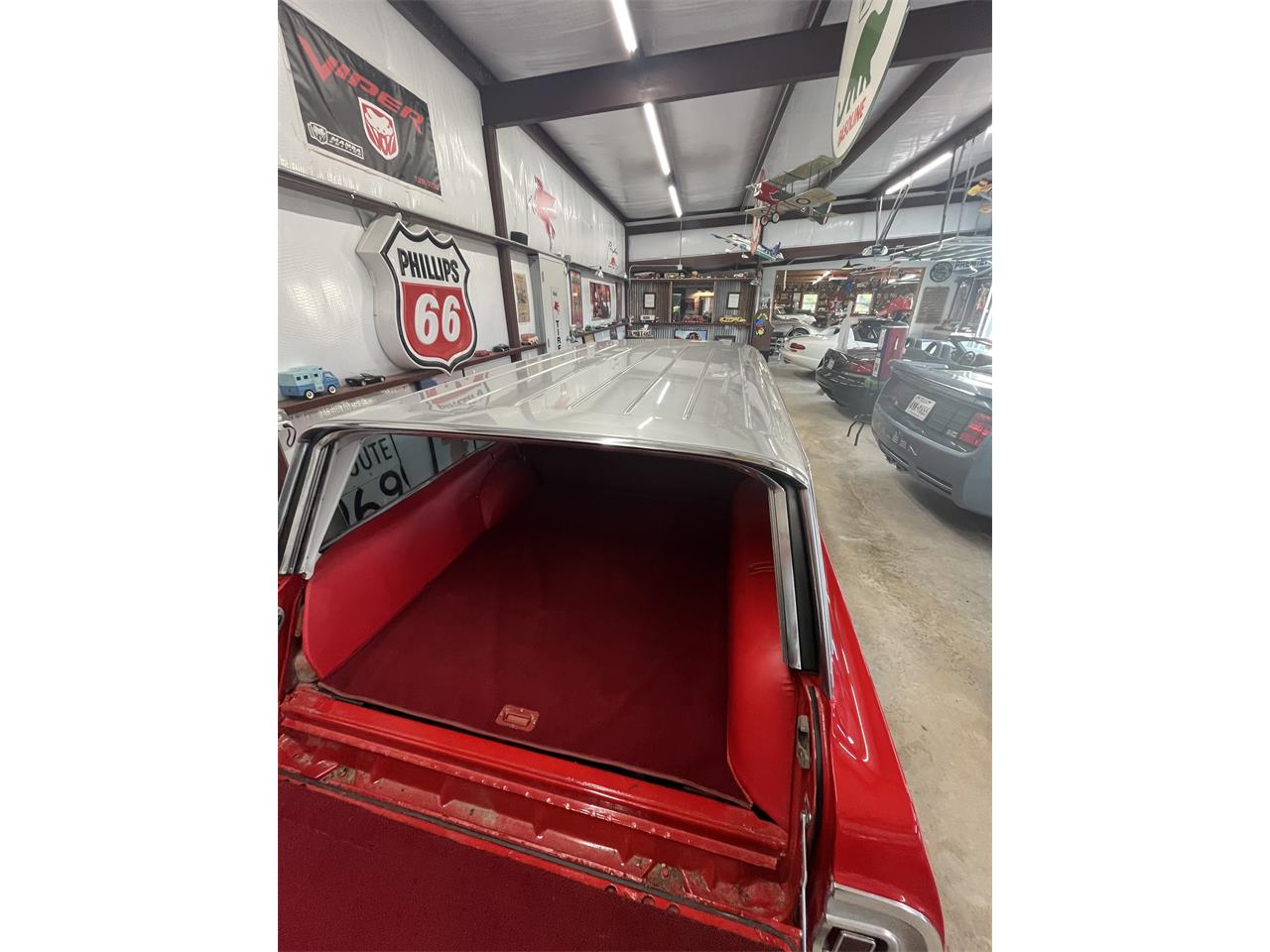 Chevrolet-Impala-wagon-1964-Red-and-Silver-Red-12