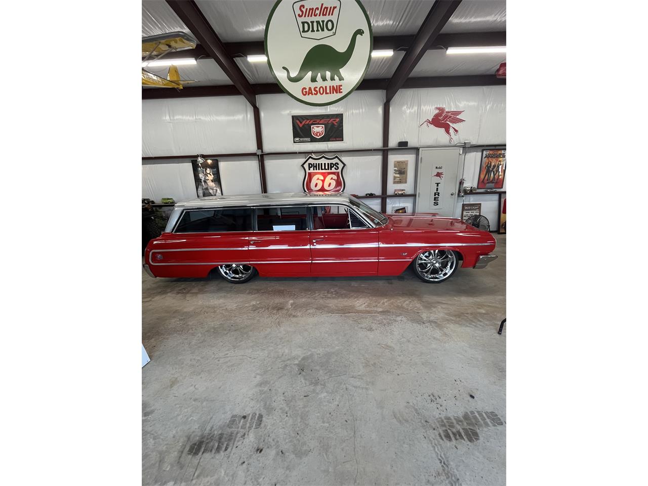 Chevrolet-Impala-wagon-1964-Red-and-Silver-Red-19