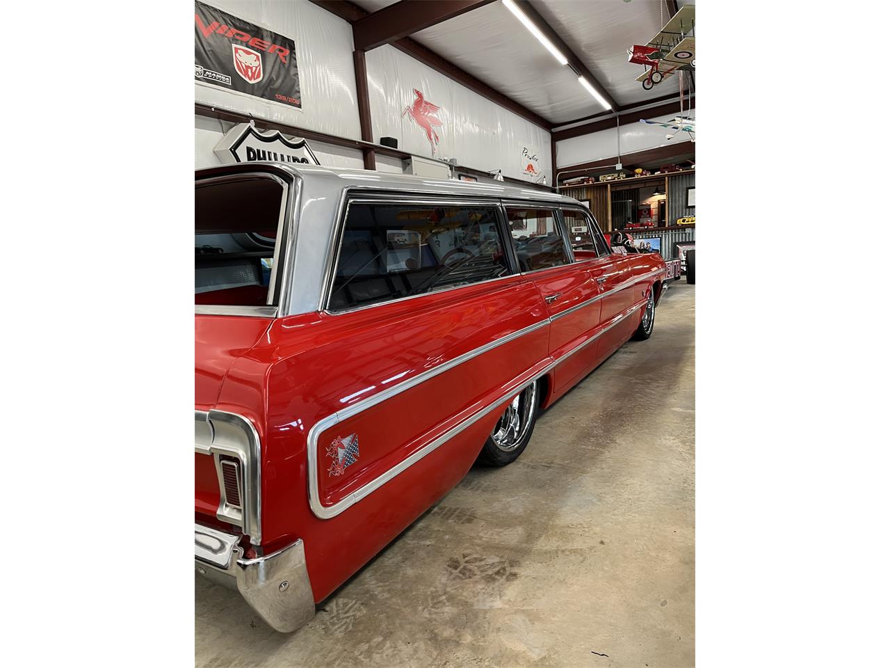 Chevrolet-Impala-wagon-1964-Red-and-Silver-Red-20