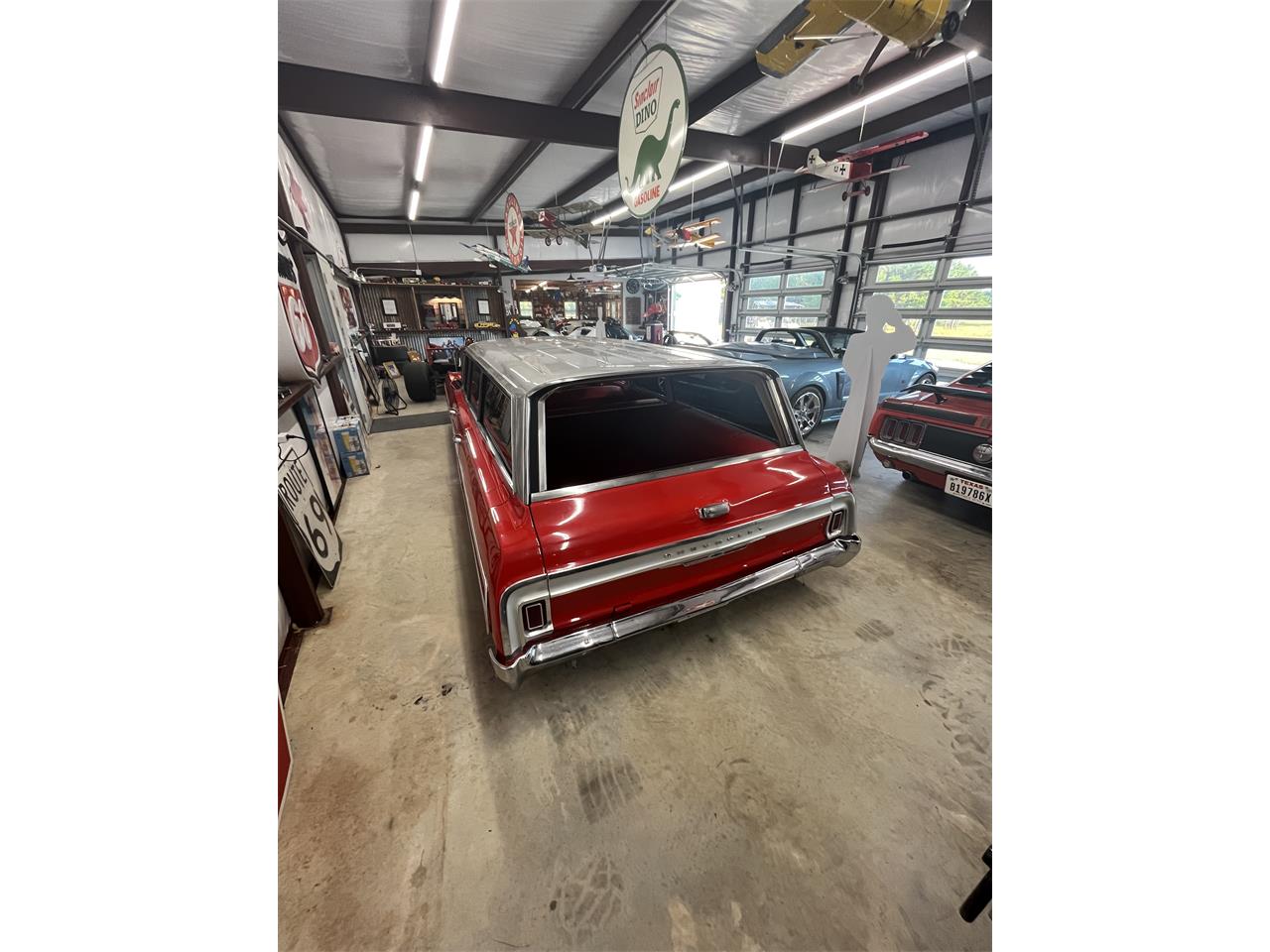 Chevrolet-Impala-wagon-1964-Red-and-Silver-Red-22