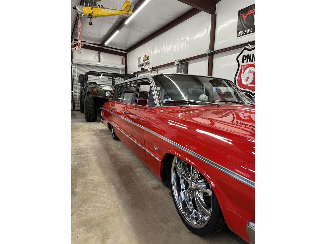 Chevrolet-Impala-wagon-1964-Red-and-Silver-Red-23