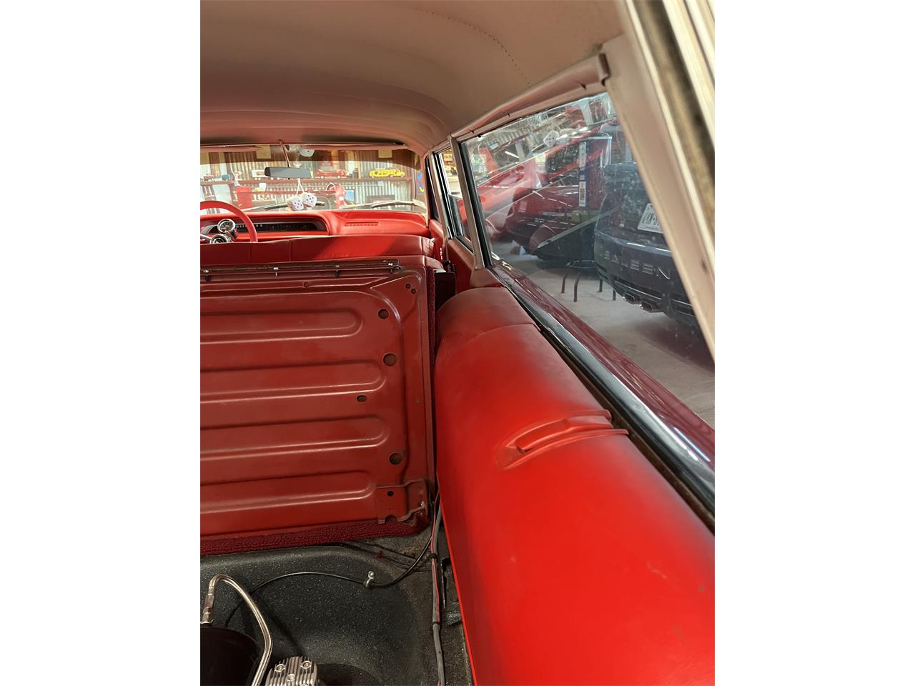Chevrolet-Impala-wagon-1964-Red-and-Silver-Red-9