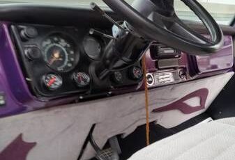 Chevrolet-K10-1968-Purple-Beige-20