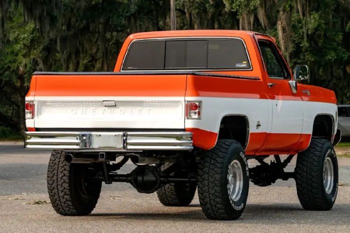 Chevrolet-K10-1976-Orange-16