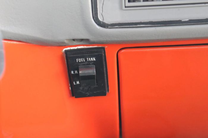 Chevrolet-K10-1976-Orange-26