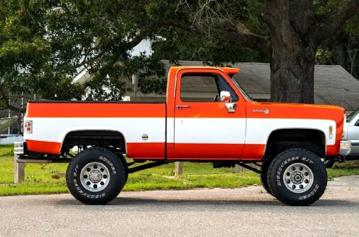 Chevrolet-K10-1976-Orange-6