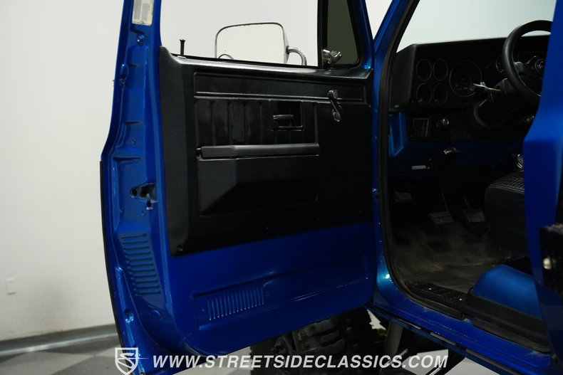 Chevrolet-K10-1984-Blue-Black-42