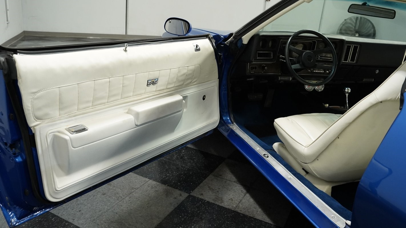 Chevrolet-Laguna-1975-Coupe-30