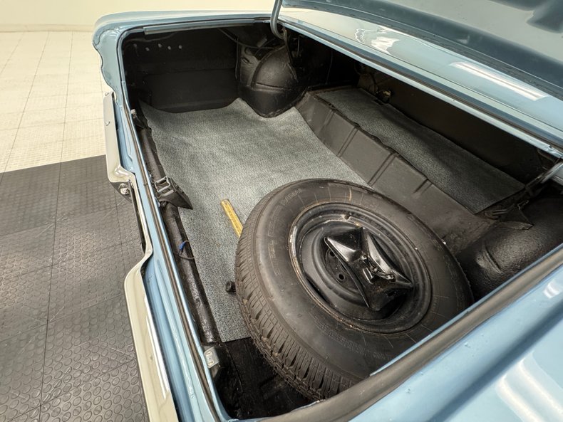 Chevrolet-Malibu-1964-Silver-Blue-Blue-38