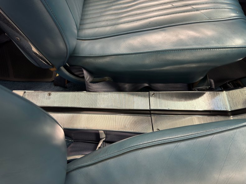 Chevrolet-Malibu-1964-Silver-Blue-Blue-45