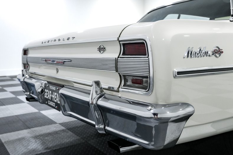Chevrolet-Malibu-1964-White-Black-14