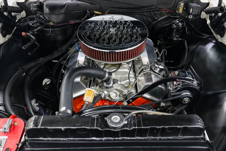 Chevrolet-Malibu-1964-White-Black-16