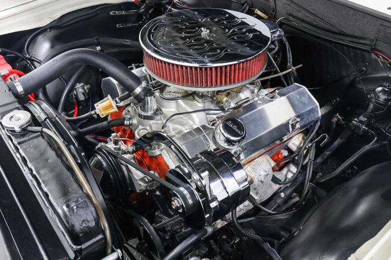 Chevrolet-Malibu-1964-White-Black-17